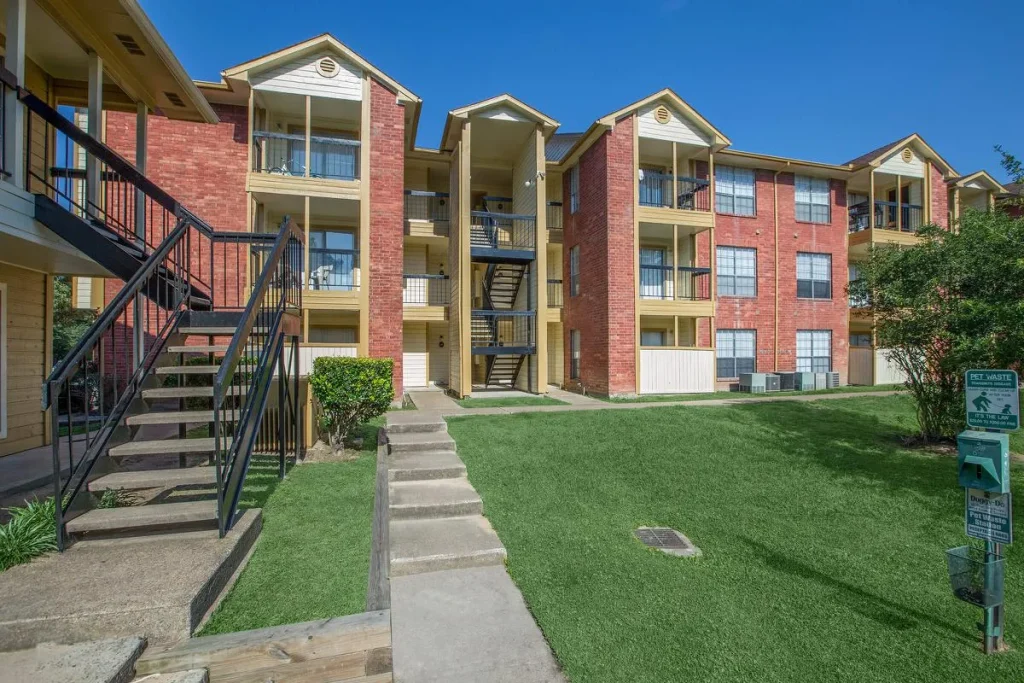 Riverwalk Apartments Pet Park