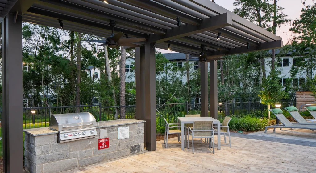 Prose in the Pines Apartments with Outdoor Kitchen